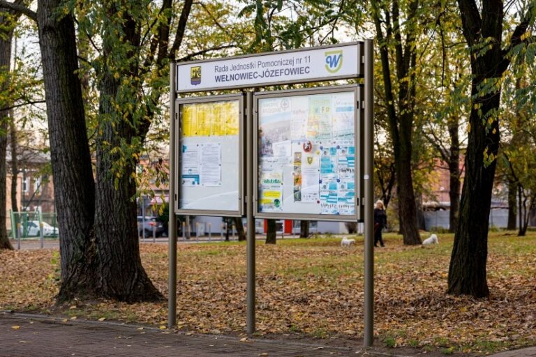 Realizacje gablot informacyjnych