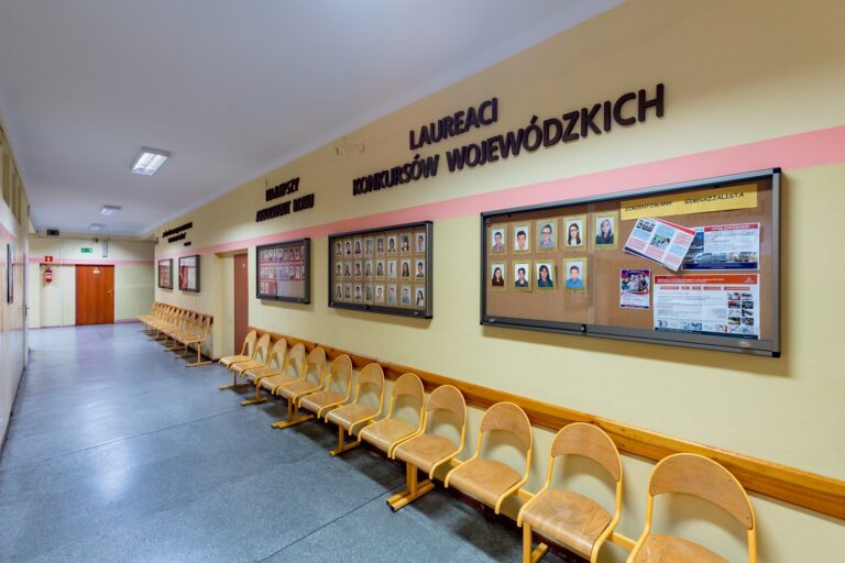 Realizacje gablot informacyjnych